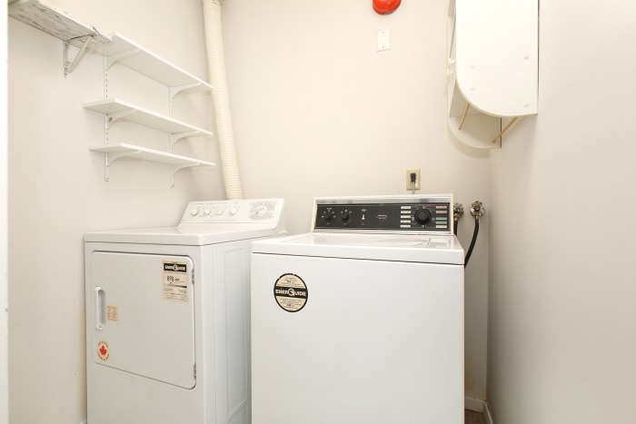 Laundry Facility / Room