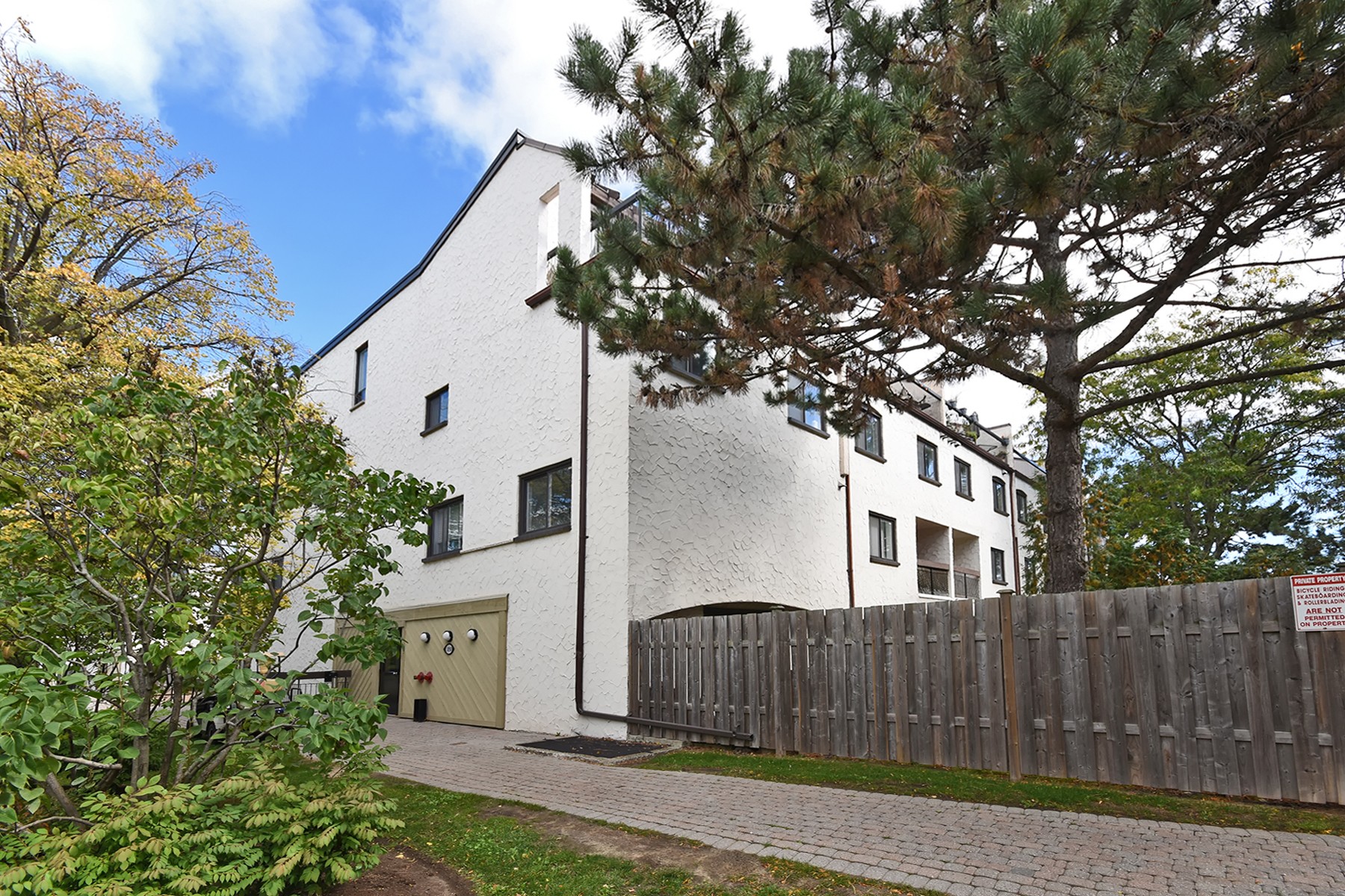 Virtual Tour of 1050 Falgarwood Unit 112 Oakville, ON for Pablo Subak