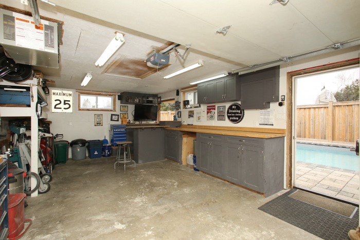 Garage / Parking Area