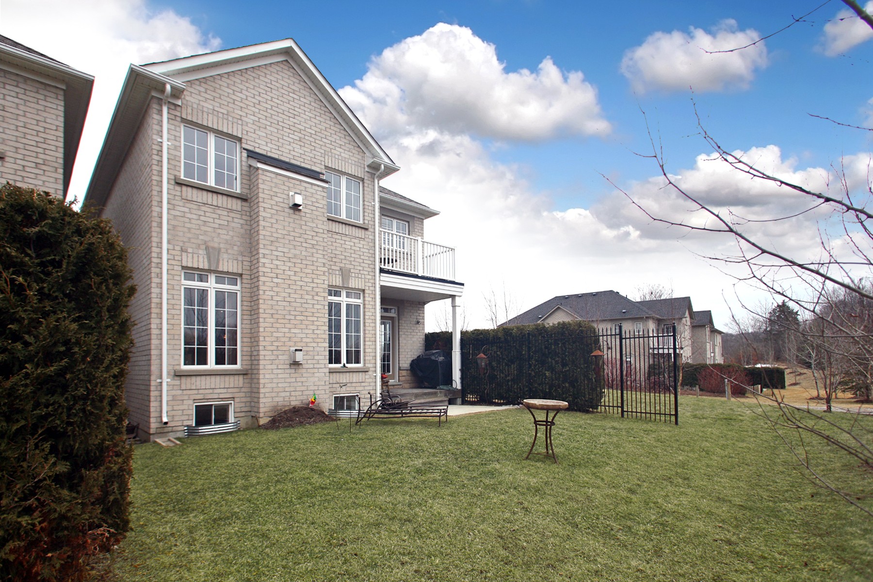 Virtual Tour of 88 Stonecliffe Crescent Aurora, ON for