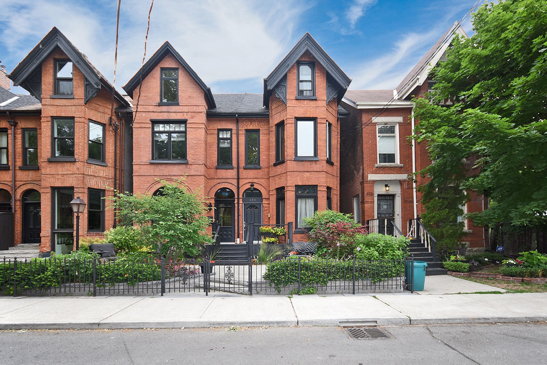 Virtual Tour of 470 Wellesley St E Toronto, ON TourID