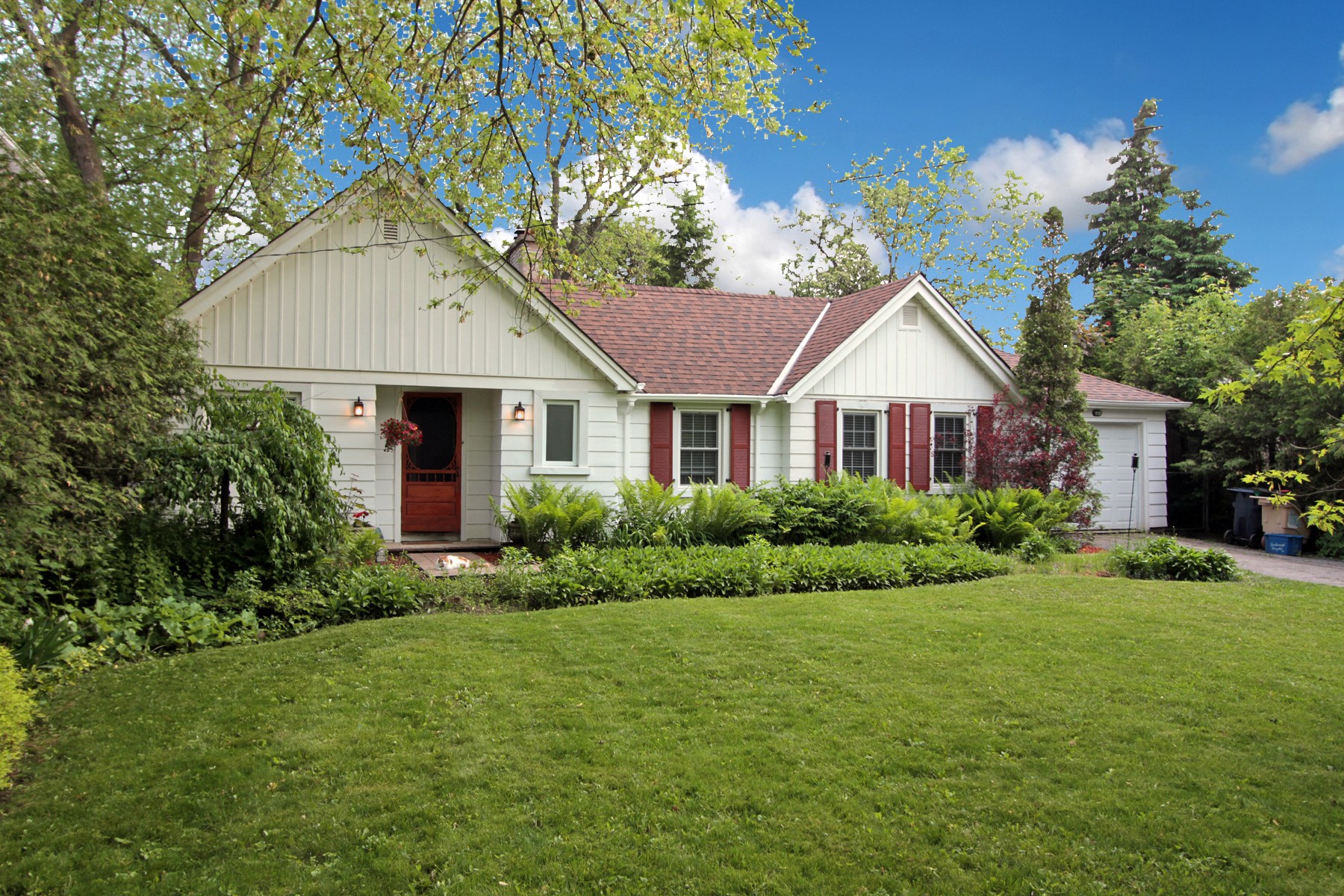 Virtual Tour of 423 Lawson Road Scarborough, ON for Mike