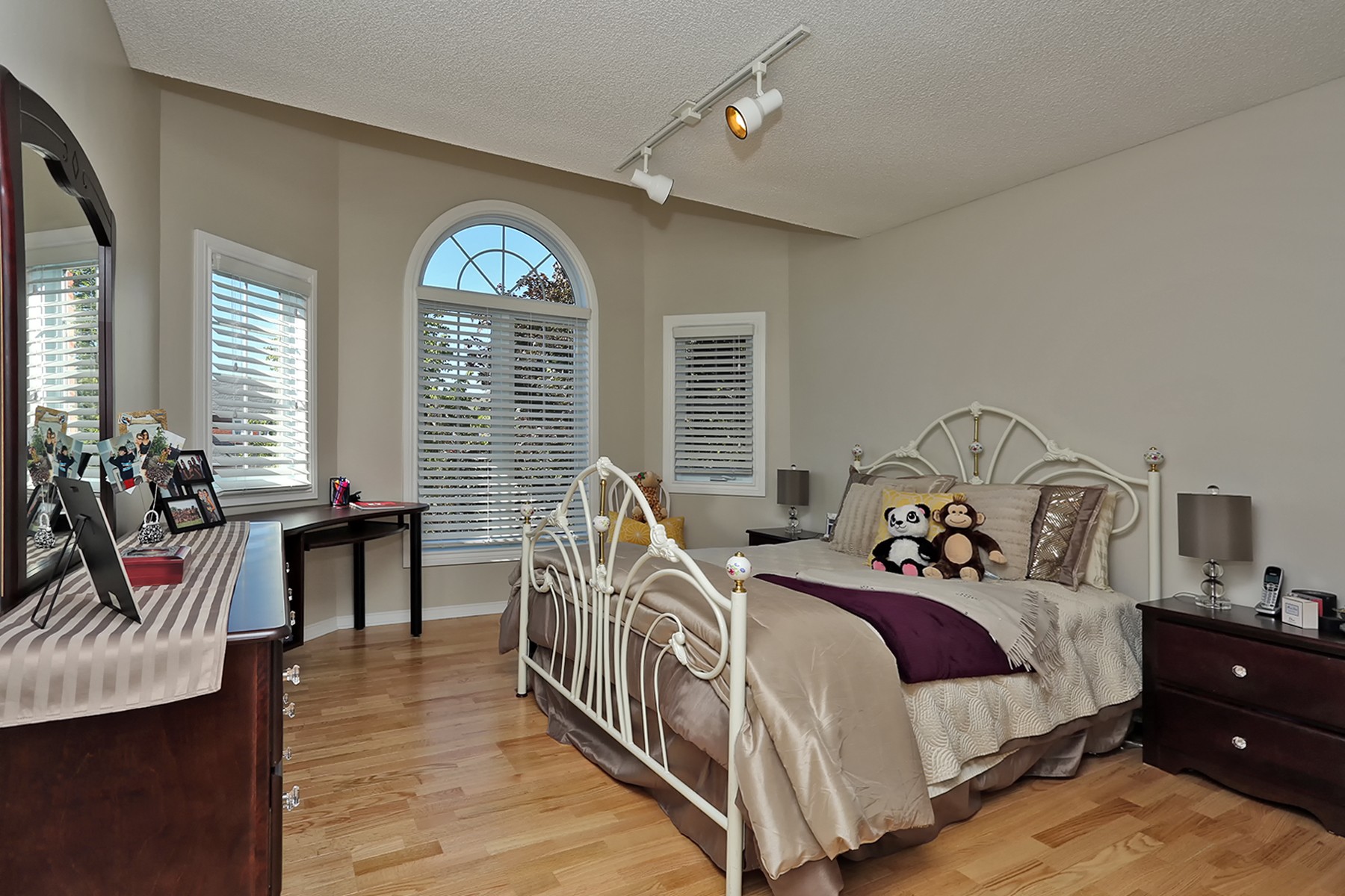 16635_bedroom_17_20140908220134.jpg
