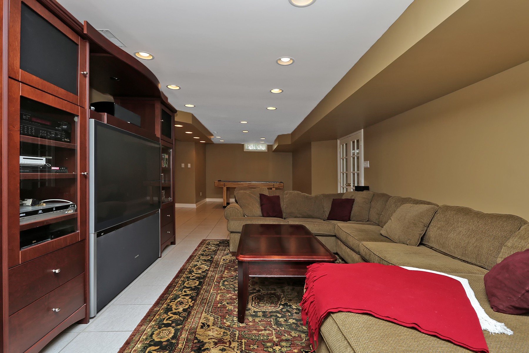 16635_lower_level__living_area_10_20140908220134.jpg