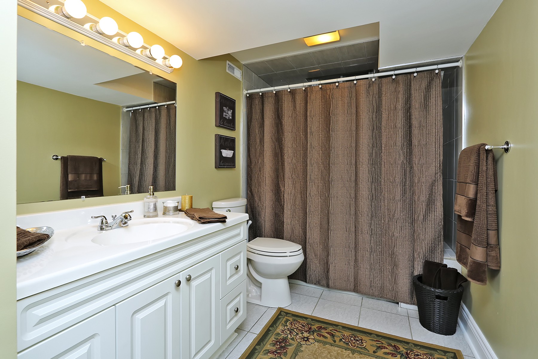 16635_main_bathroom_11_20140908220134.jpg