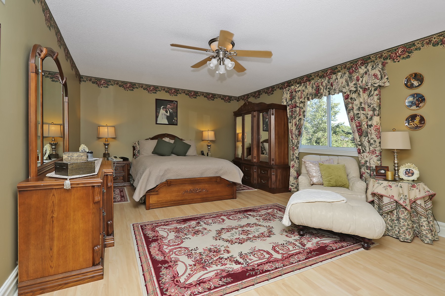 16635_master_bedroom_13_20140908220134.jpg