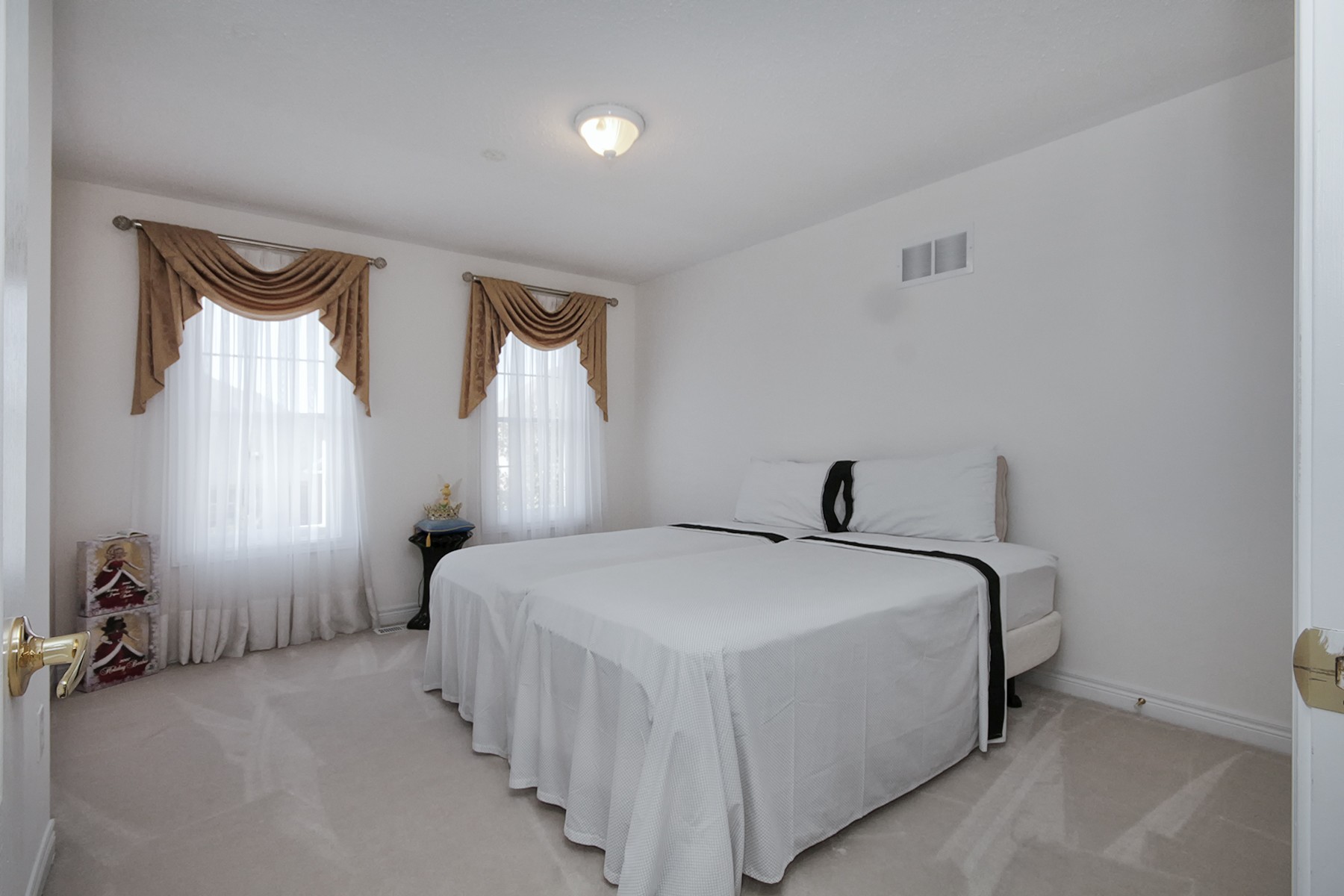 16804_bedroom_6_20140927221103.jpg