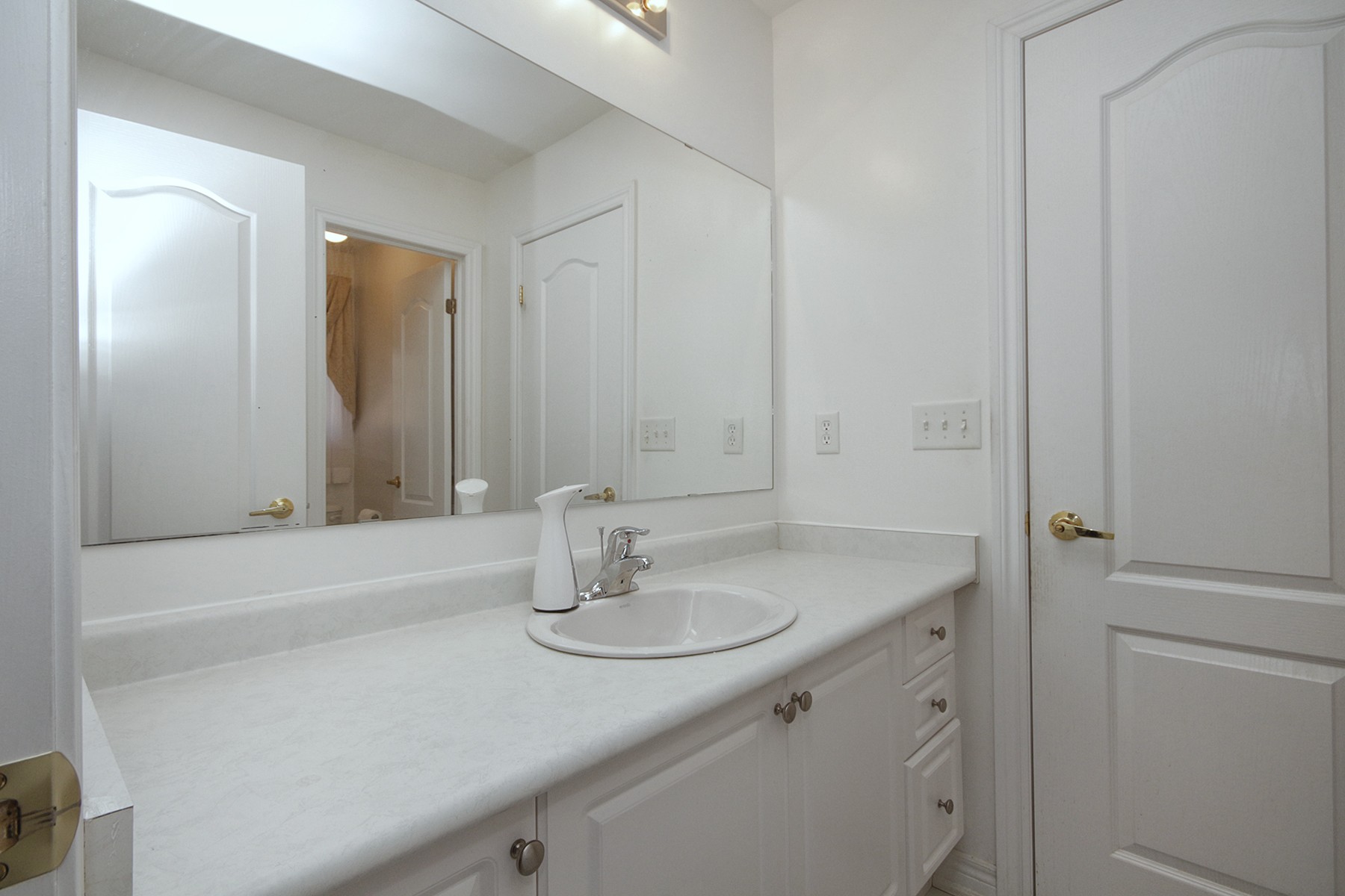16804_bedroom_ensuite_8_20140927221103.jpg