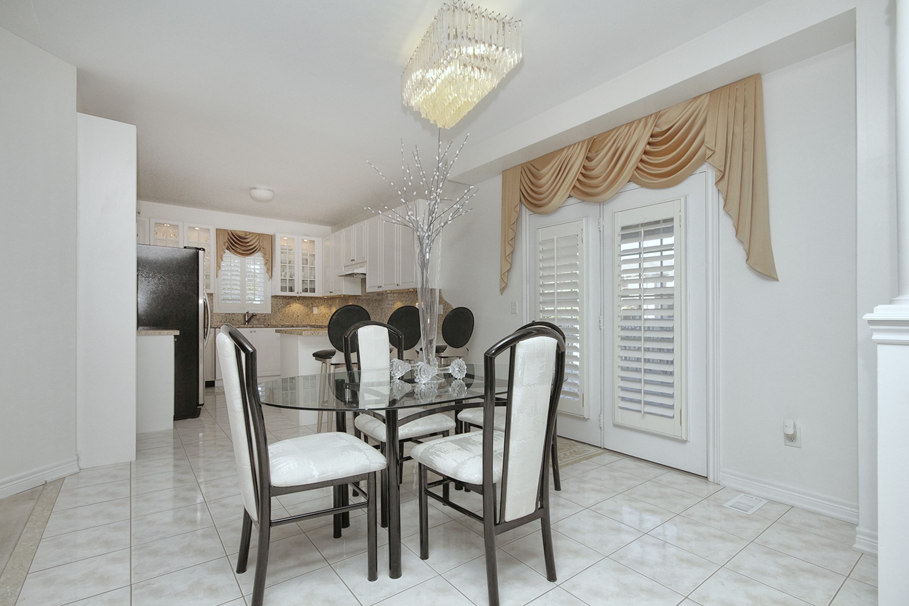 16804_kitchen__eating_area_16_20140927221103.jpg