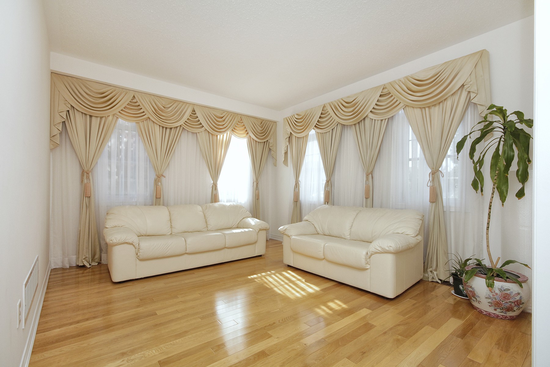 16804_living_room_17_20140927221103.jpg