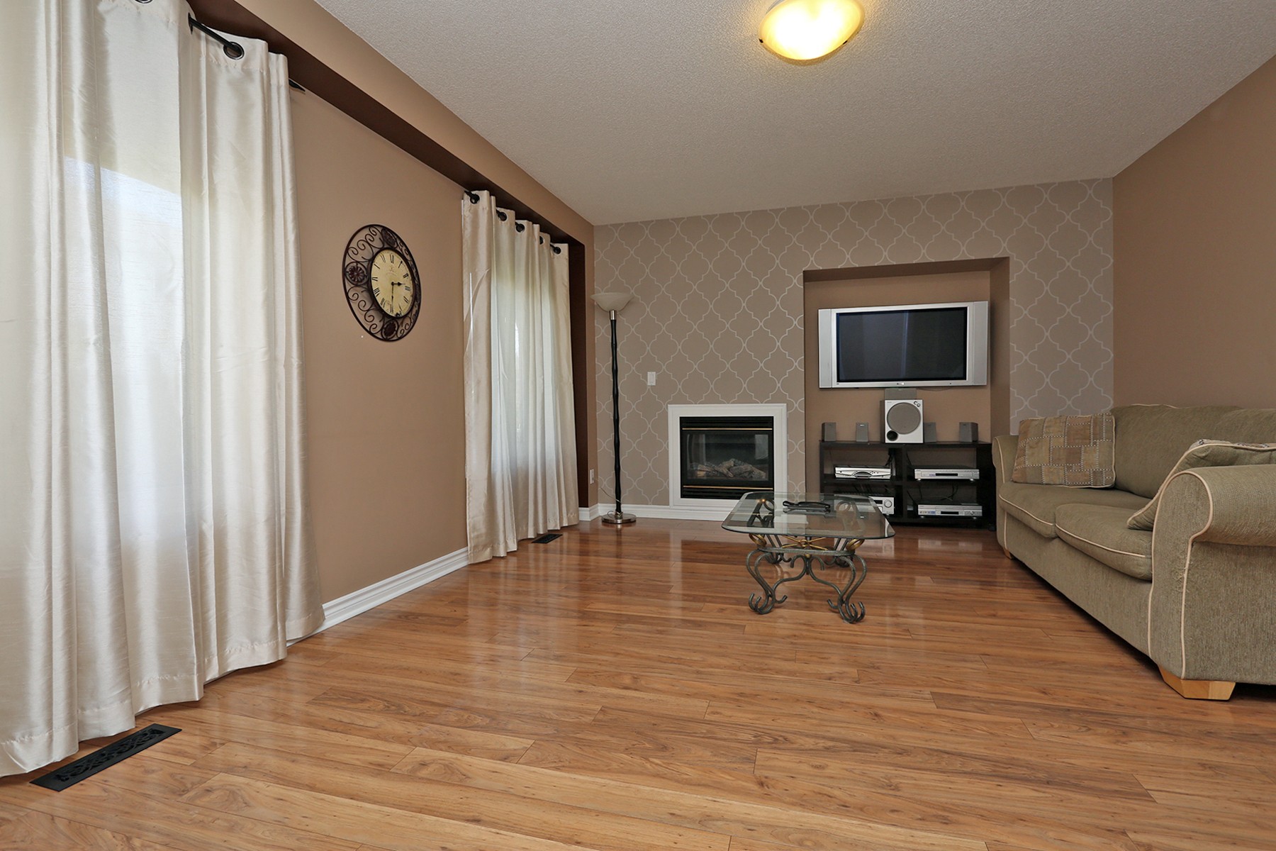 Virtual Tour of 1633 Sherbrook Drive Oshawa, ON TourID 15129 for Ian