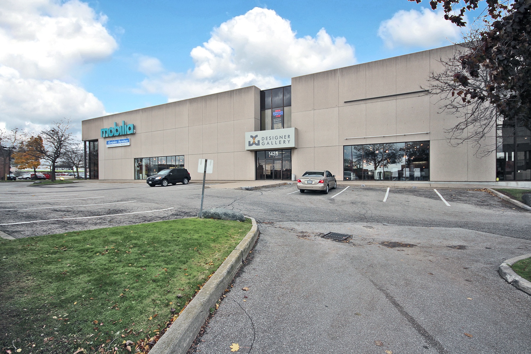 Virtual Tour of 1425 Dundas Street East Mississauga, ON