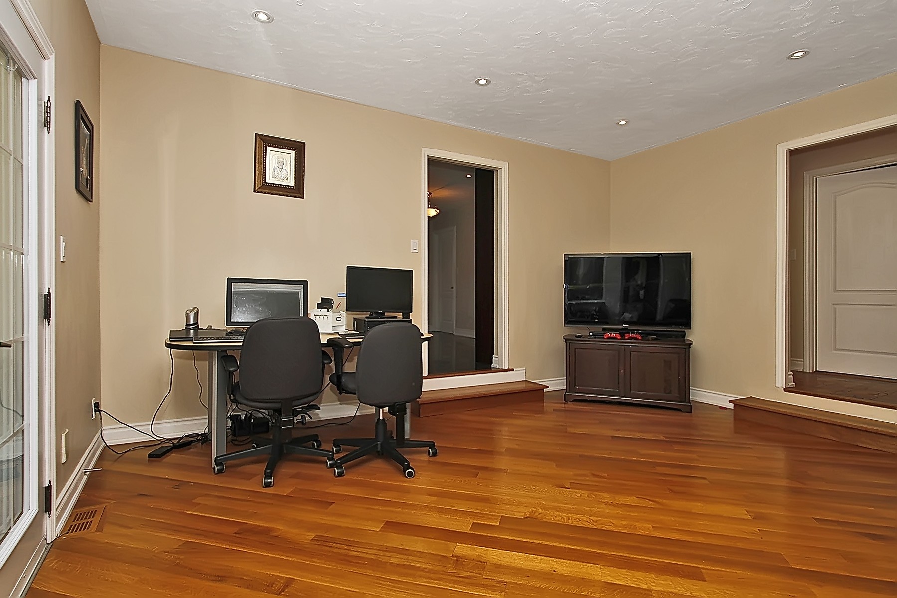 841 Swiss Heights Oshawa, ON Virtual Tour for Aurelia Cosma TourID