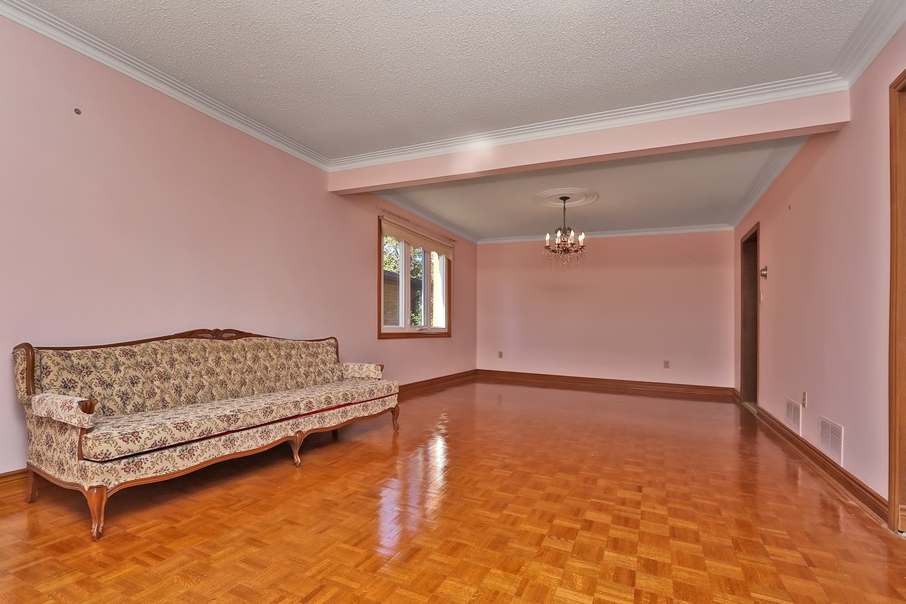 34 Wainwright Ave Richmond Hill, ON for Franca