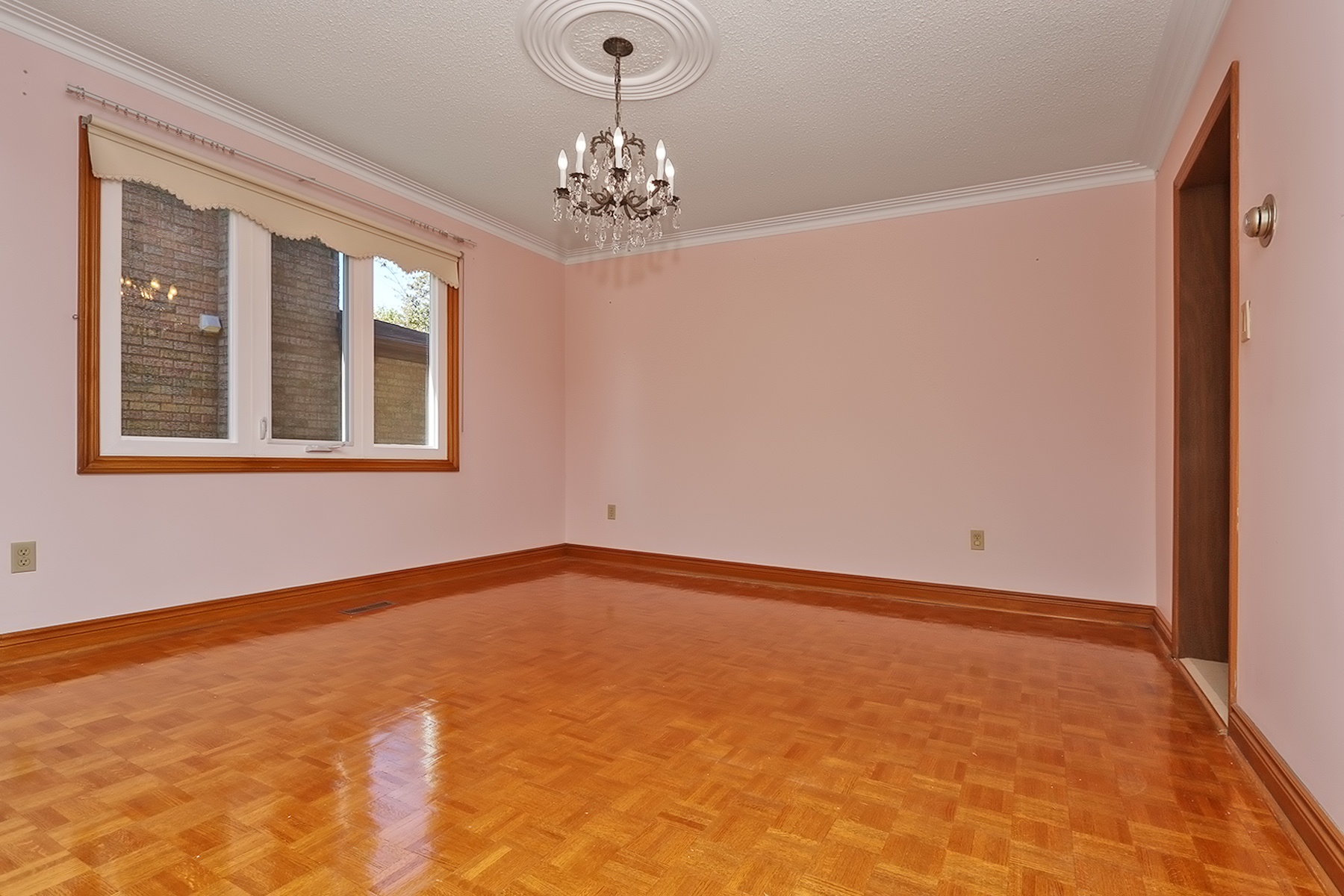 34 Wainwright Ave Richmond Hill, ON Virtual Tour for Franca Giammarino