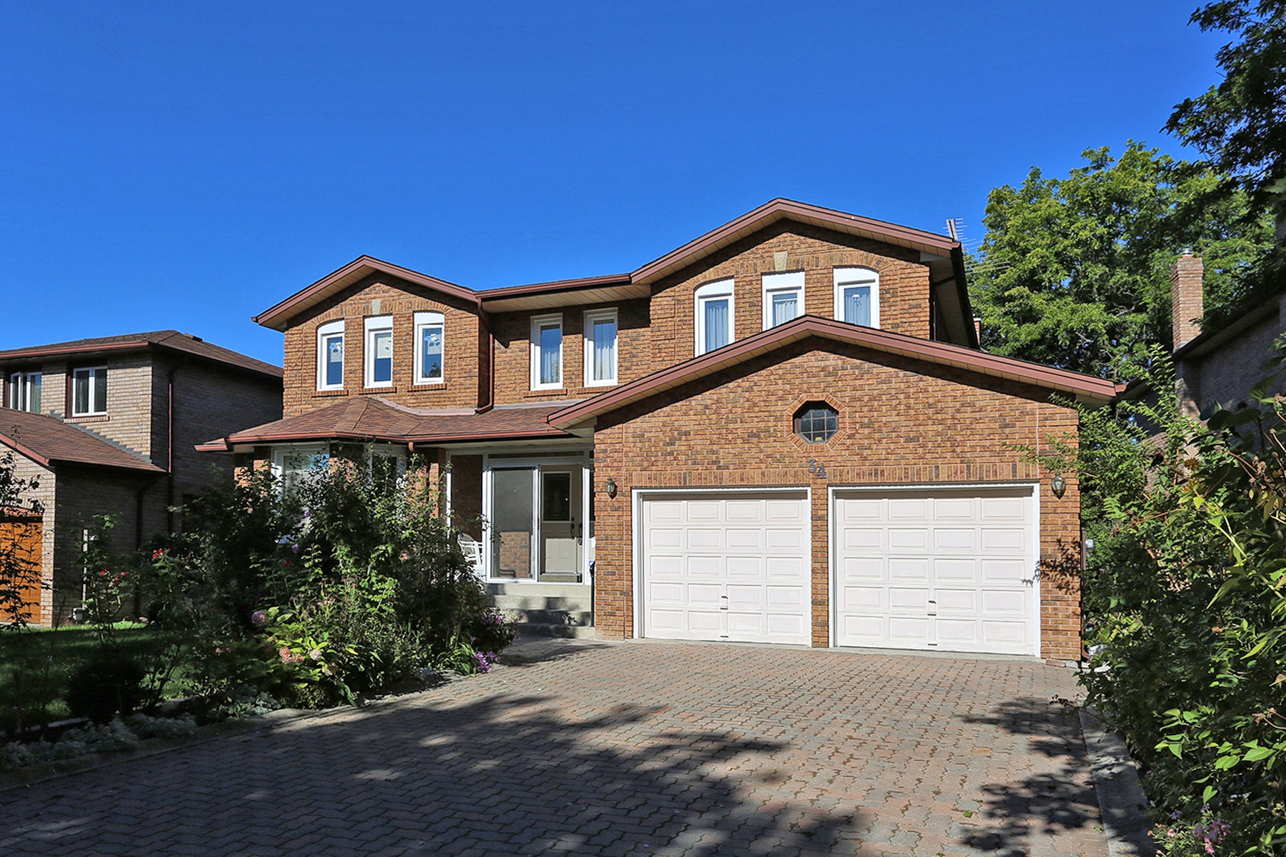 34 Wainwright Ave Richmond Hill, ON Virtual Tour for Franca Giammarino