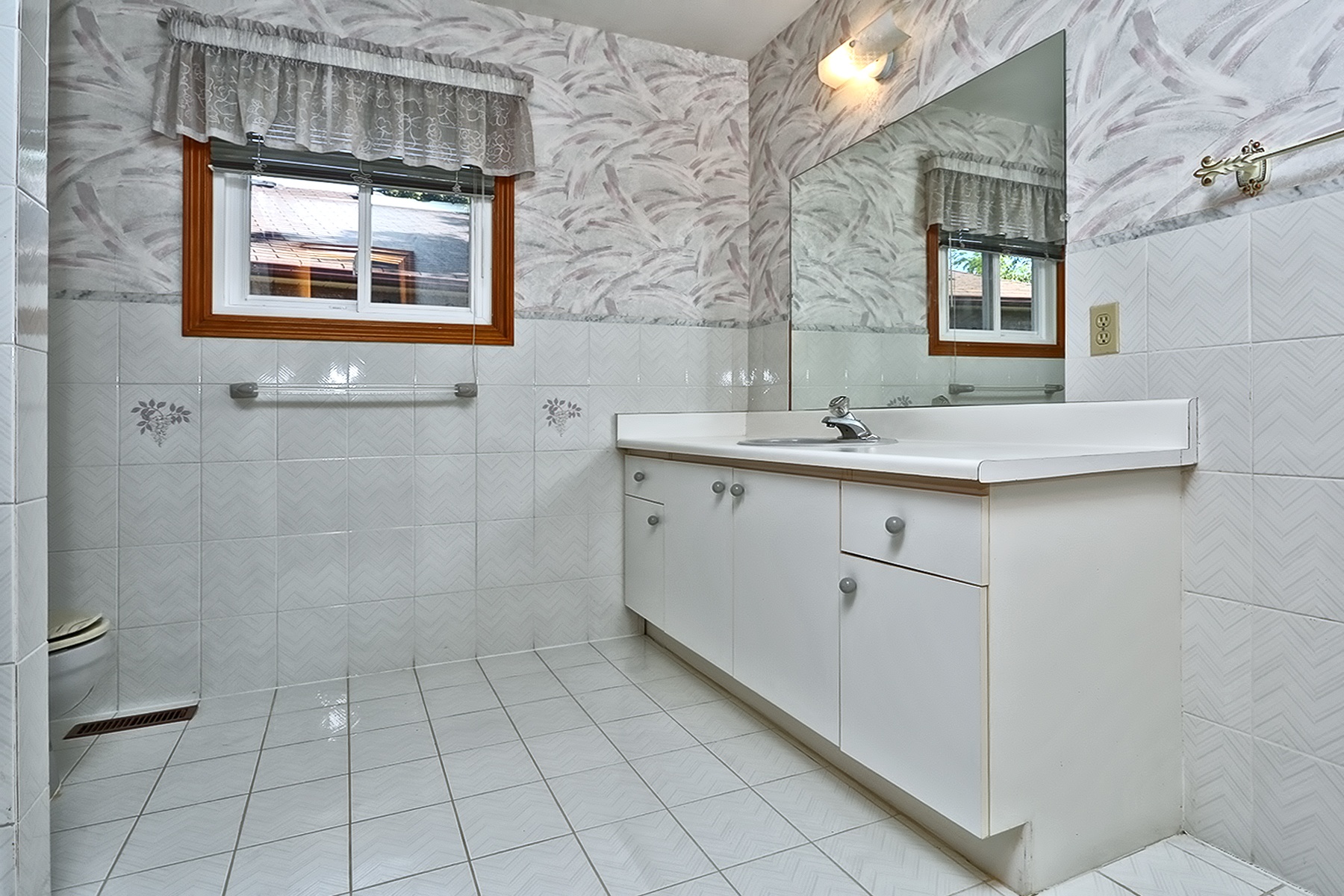 34 Wainwright Ave Richmond Hill, ON Virtual Tour for Franca Giammarino