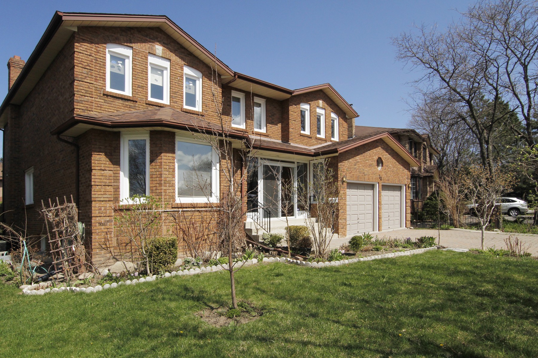 34 Wainwright Ave Richmond Hill, ON for Franca