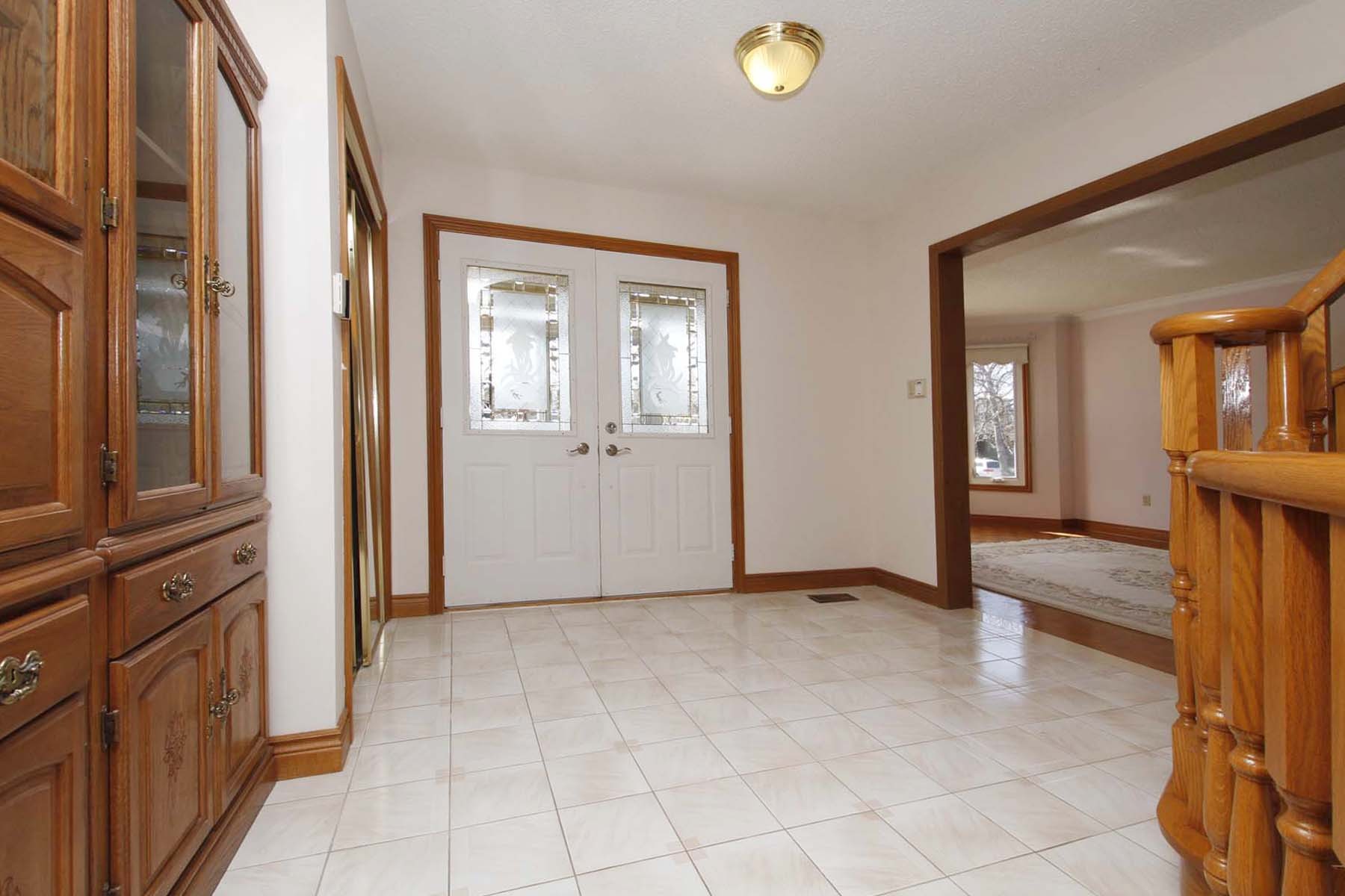 34 Wainwright Ave Richmond Hill, ON for Franca