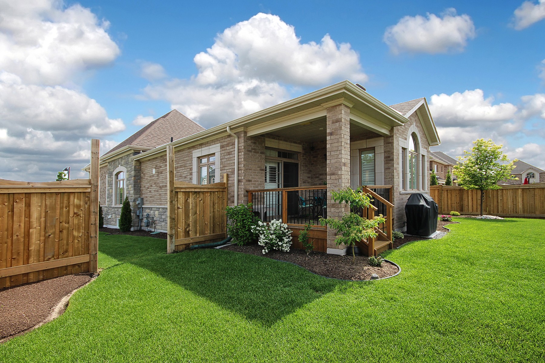 iVRTours.com - Virtual Tour of 44 Glengowan St Whitby, ON for Eddie ...