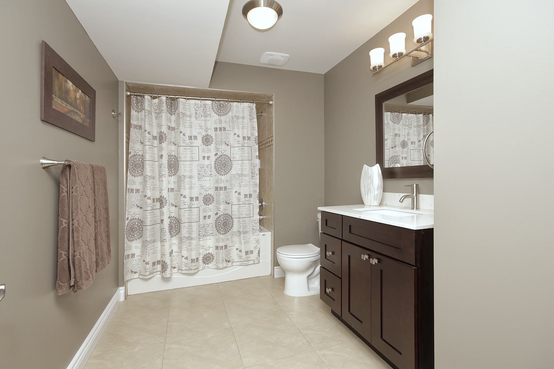 iVRTours.com - Virtual Tour of 44 Glengowan St Whitby, ON for Eddie ...