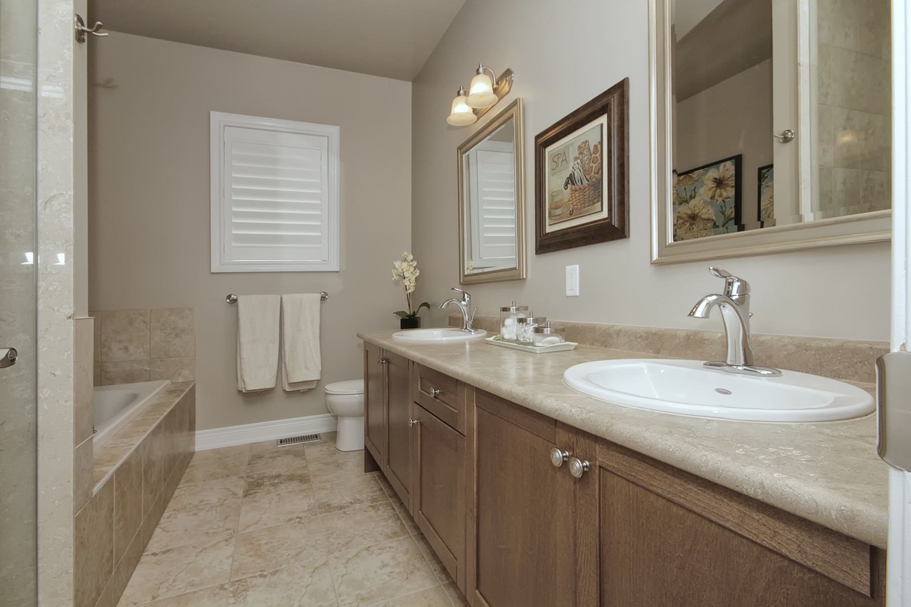 iVRTours.com - Virtual Tour of 44 Glengowan St Whitby, ON for Eddie ...