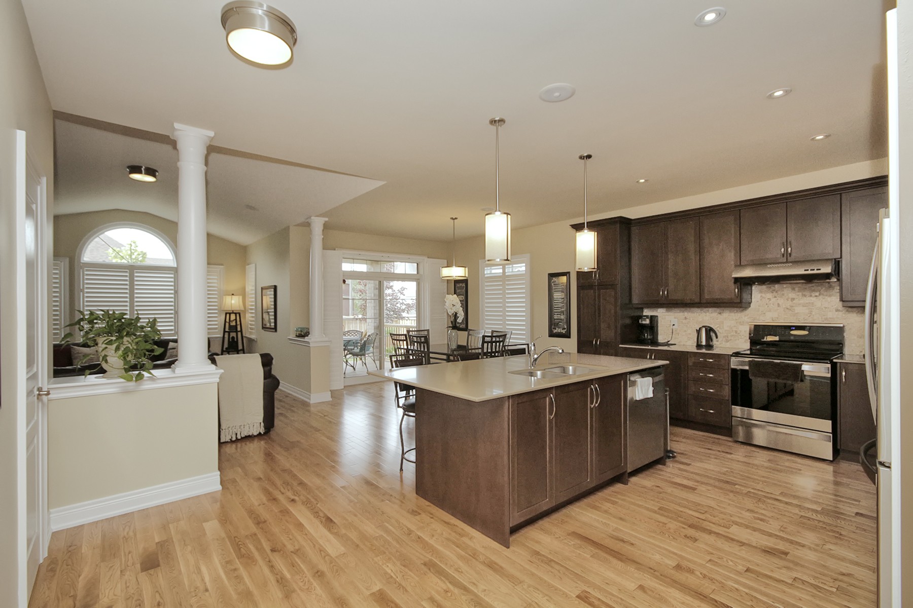 iVRTours.com - Virtual Tour of 44 Glengowan St Whitby, ON for Eddie ...