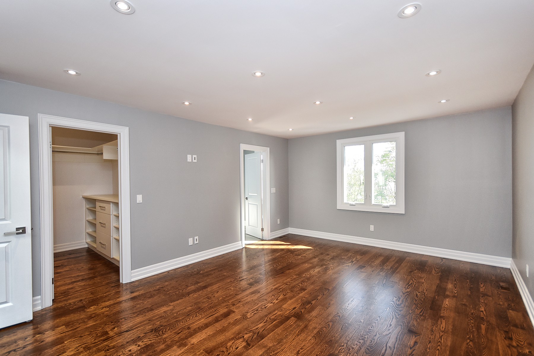 Virtual Tour of 67 Presteign Ave York, ON TourID 22285