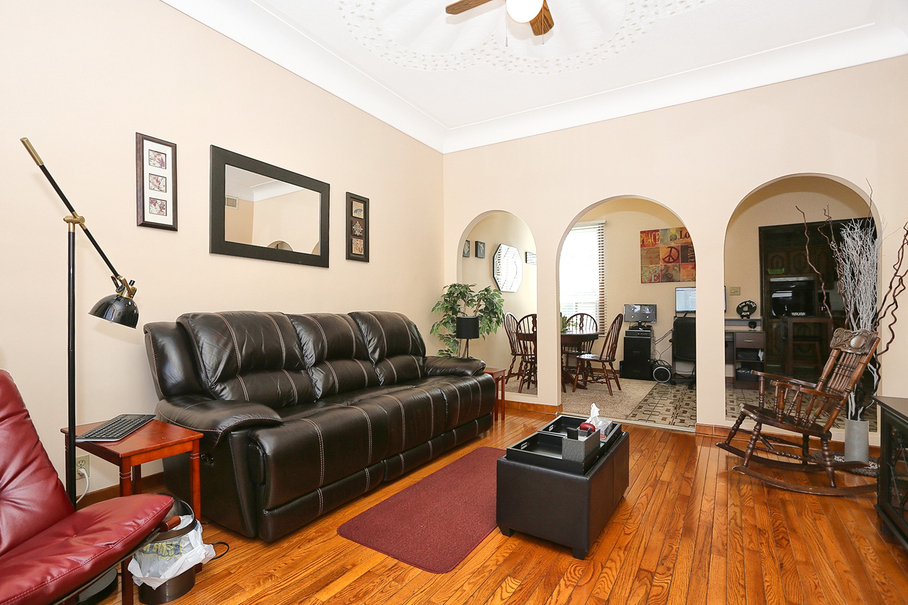 23068_main_living_area_7_7_20180524223353.jpg