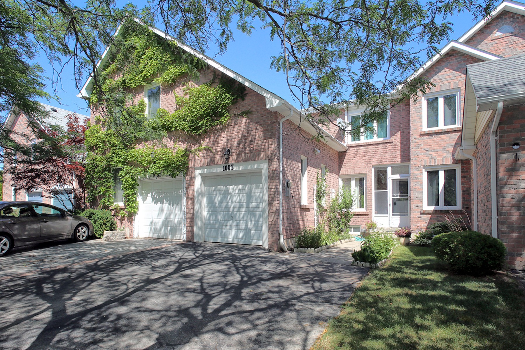 Virtual Tour of 1083 Runnymead Cres Oakville, ON TourID 24402 for Dan