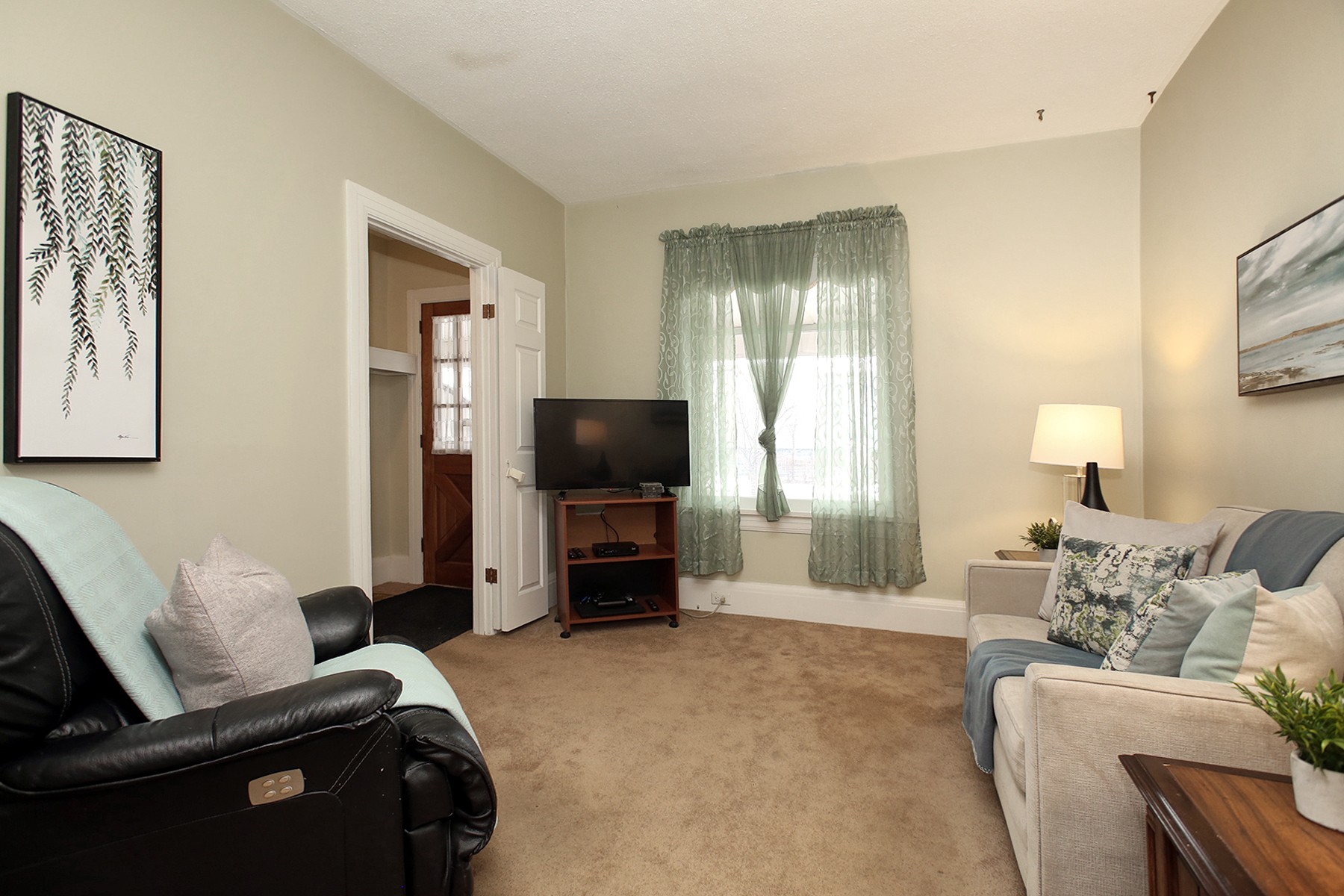 Virtual Tour of 198 Division St Oshawa, ON for Jessica McNamee TourID